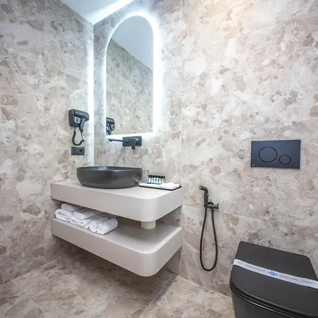 Noam Luxury Hotel