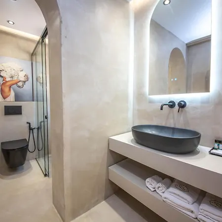 Noam Luxury Hotel